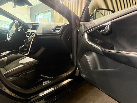 Volvo V40 21 of 23