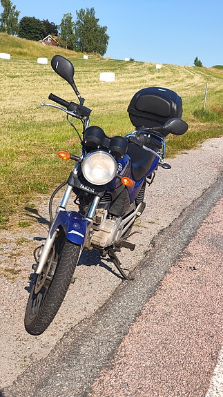 Yamaha YBR 125 2 of 3
