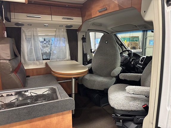 Malibu Van 640 LE Carthago 7810 mil 3.0 (177hk) Aut / Långbäddar 10 of 27