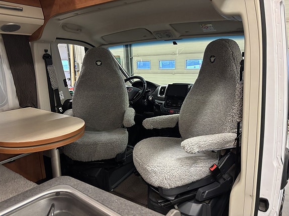 Malibu Van 640 LE Carthago 7810 mil 3.0 (177hk) Aut / Långbäddar 11 of 27