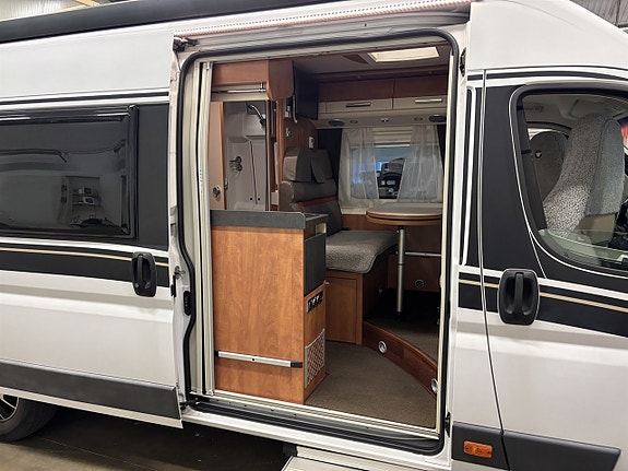 Malibu Van 640 LE Carthago 7810 mil 3.0 (177hk) Aut / Långbäddar 8 of 27