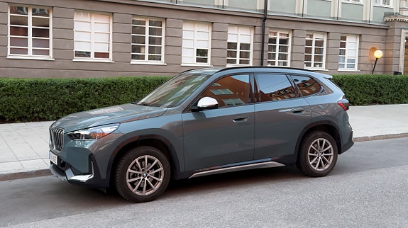 BMW X1 2 of 5