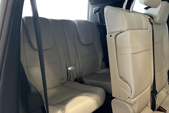 Mercedes-Benz GLB200 16 of 16