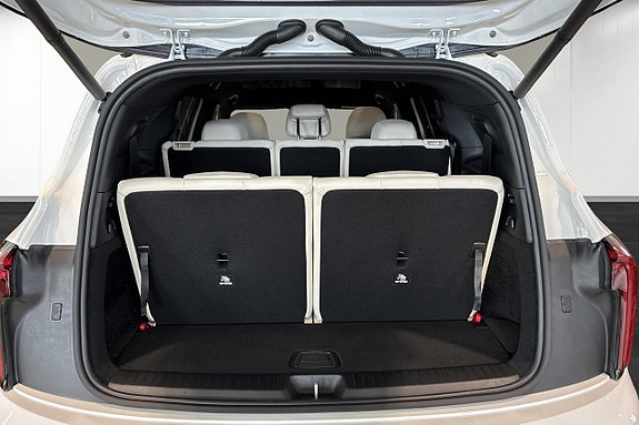 Mercedes-Benz GLB200 15 of 16