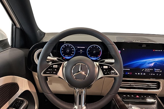Mercedes-Benz GLB200 9 of 16