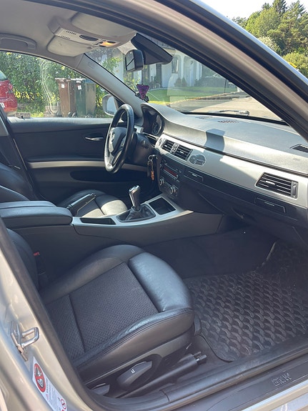 BMW 318d 4 of 11