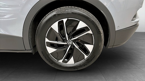 Volkswagen ID.4 6 of 12