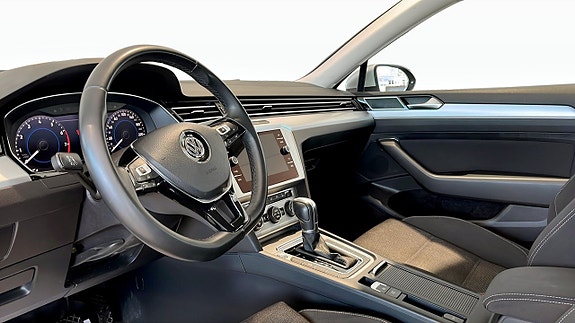 Volkswagen Passat 7 of 16