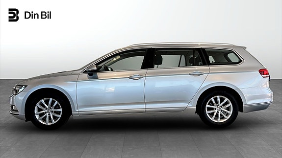 Volkswagen Passat 2 of 5