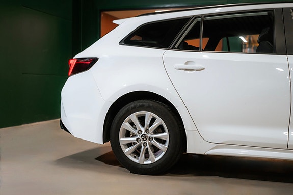 Toyota Corolla 8 of 26