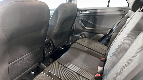 Volkswagen T-Roc 12 of 20