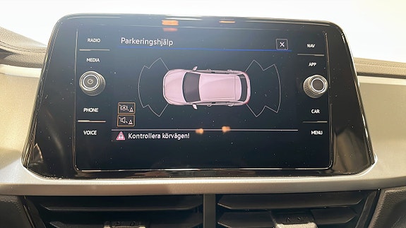 Volkswagen T-Roc 16 of 20
