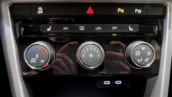 Volkswagen T-Roc 18 of 20