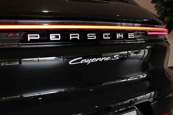 Porsche Cayenne S 22 of 24