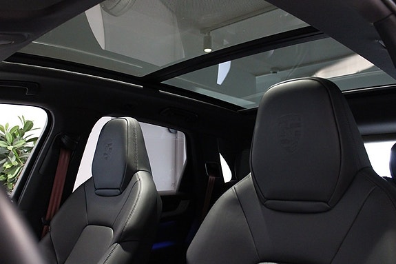 Porsche Cayenne S 8 of 24