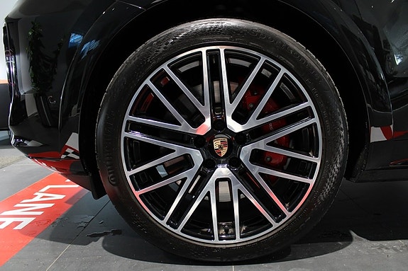 Porsche Cayenne S 21 of 24