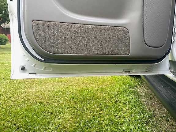 Chevrolet Suburban 7 of 19