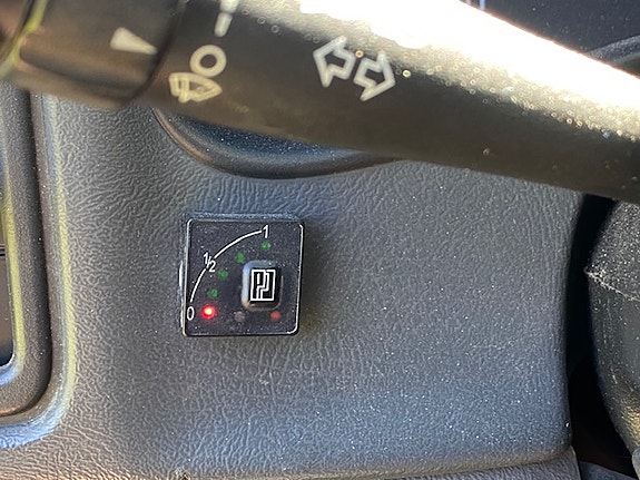 Chevrolet Suburban 18 of 19
