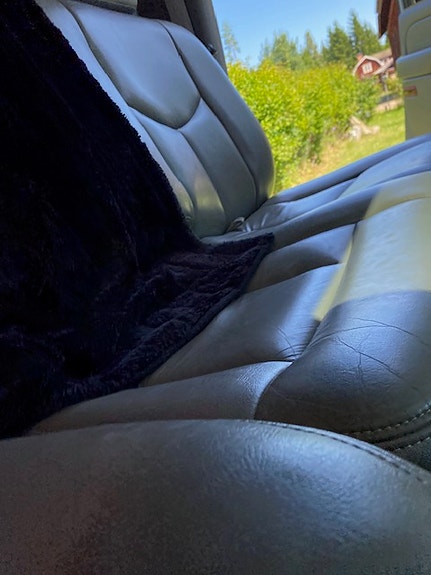 Chevrolet Suburban 11 of 19