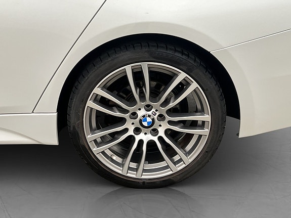 BMW 330i 30 of 30