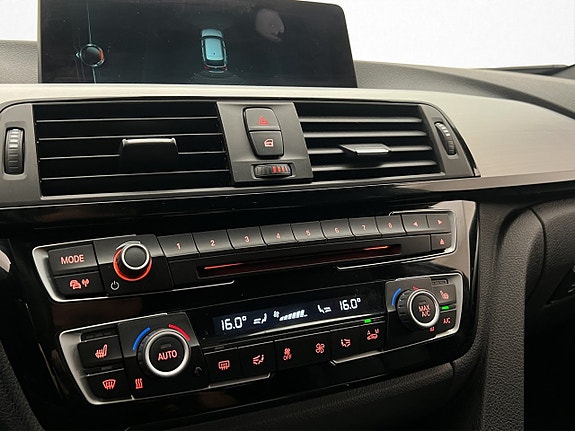 BMW 330i 21 of 30