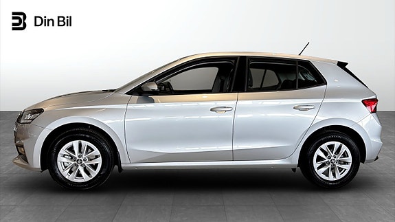 Skoda Fabia 2 of 13