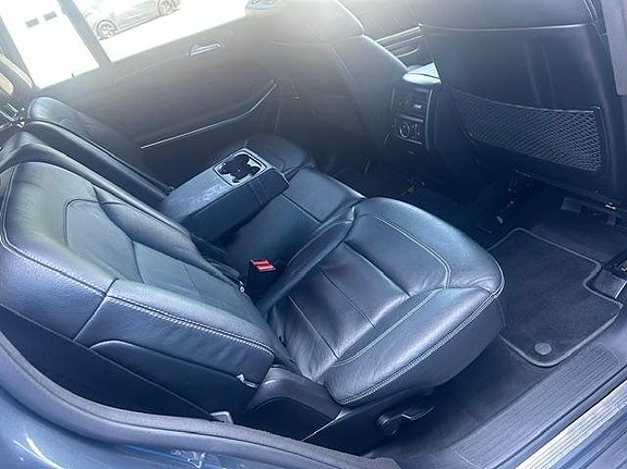 Mercedes-Benz GL350 22 of 30