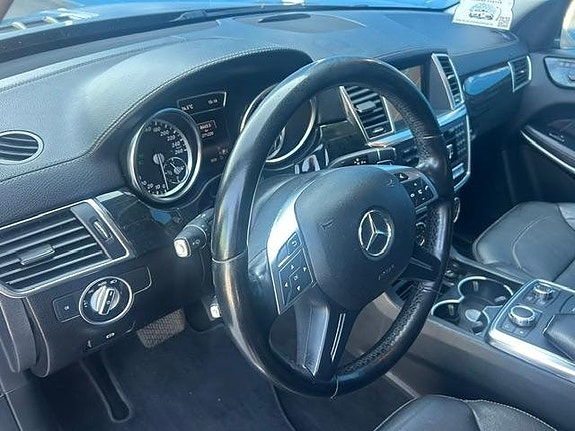 Mercedes-Benz GL350 29 of 30