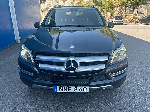Mercedes-Benz GL350 5 of 5