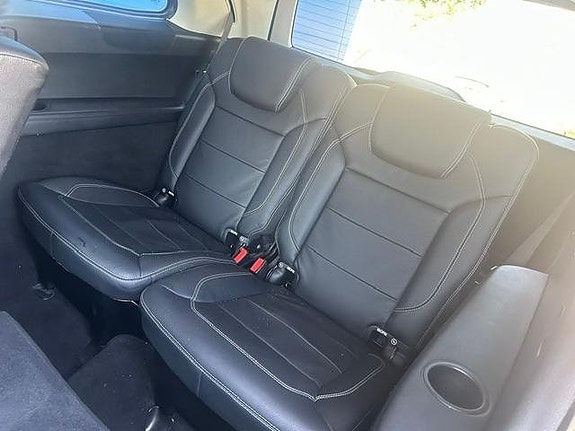 Mercedes-Benz GL350 16 of 30