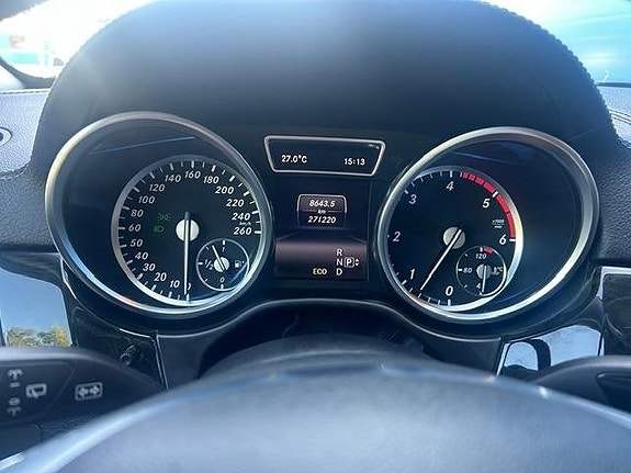 Mercedes-Benz GL350 3 of 5