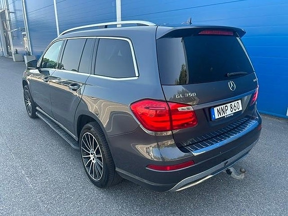 Mercedes-Benz GL350 8 of 30