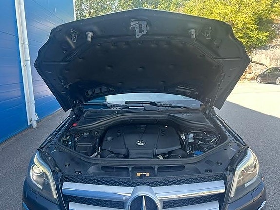 Mercedes-Benz GL350 23 of 30