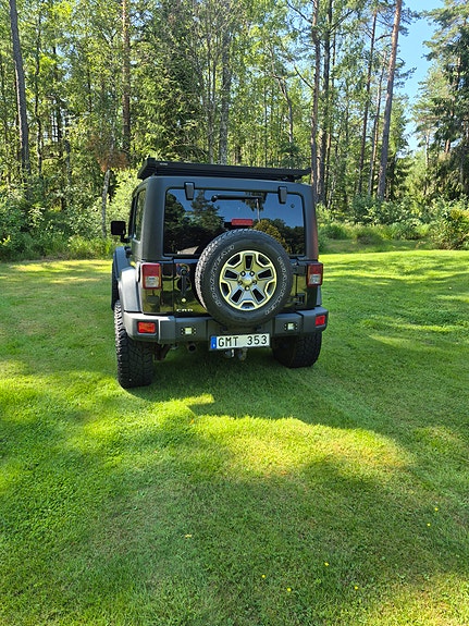 Jeep Wrangler Unlimited 4 of 5