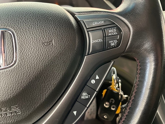 Honda Accord 9 of 23