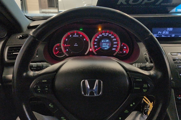 Honda Accord 14 of 23