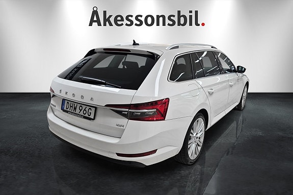 Skoda Superb 5 of 26