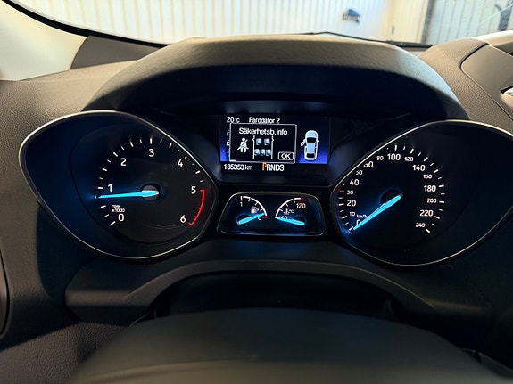 Ford Kuga 14 of 20