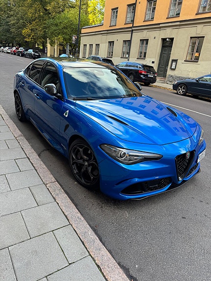 Alfa Romeo Giulia Quadrifoglio 8 of 8