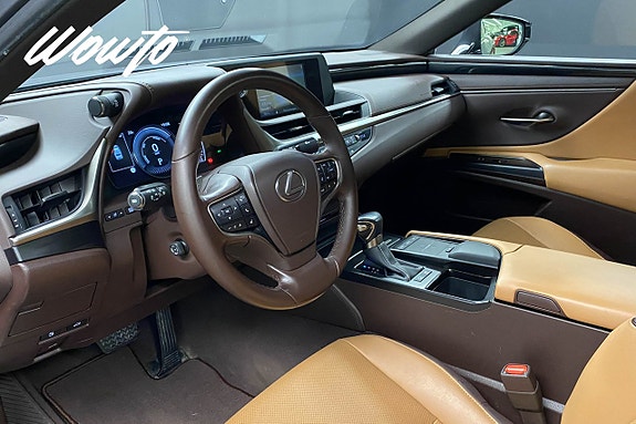 Lexus ES300h 8 of 19