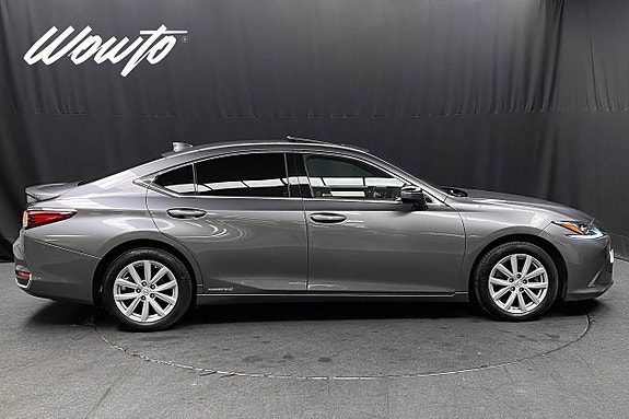 Lexus ES300h 3 of 19