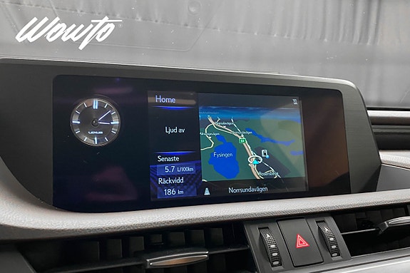 Lexus ES300h 16 of 19