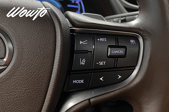 Lexus ES300h 18 of 19