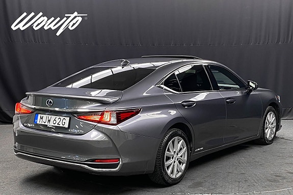 Lexus ES300h 5 of 19