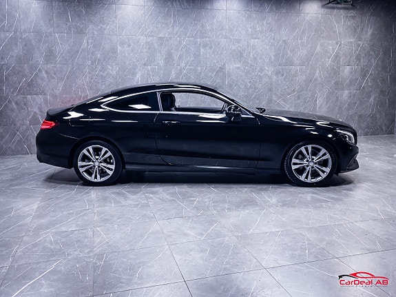 Mercedes-Benz C200 8 of 26