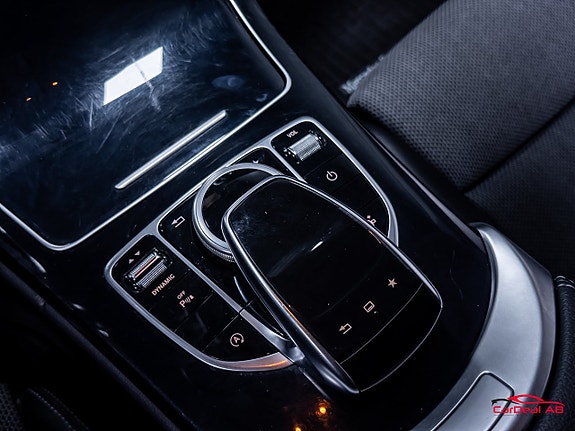 Mercedes-Benz C200 25 of 26