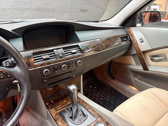 BMW 525d 12 of 14