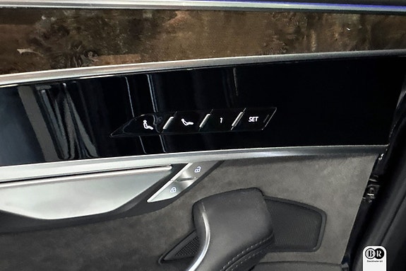Audi A8 17 of 19