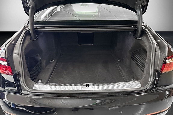 Audi A8 19 of 19