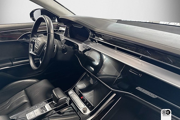 Audi A8 6 of 19